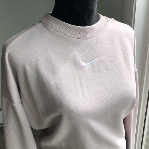 blush pink nike shirt